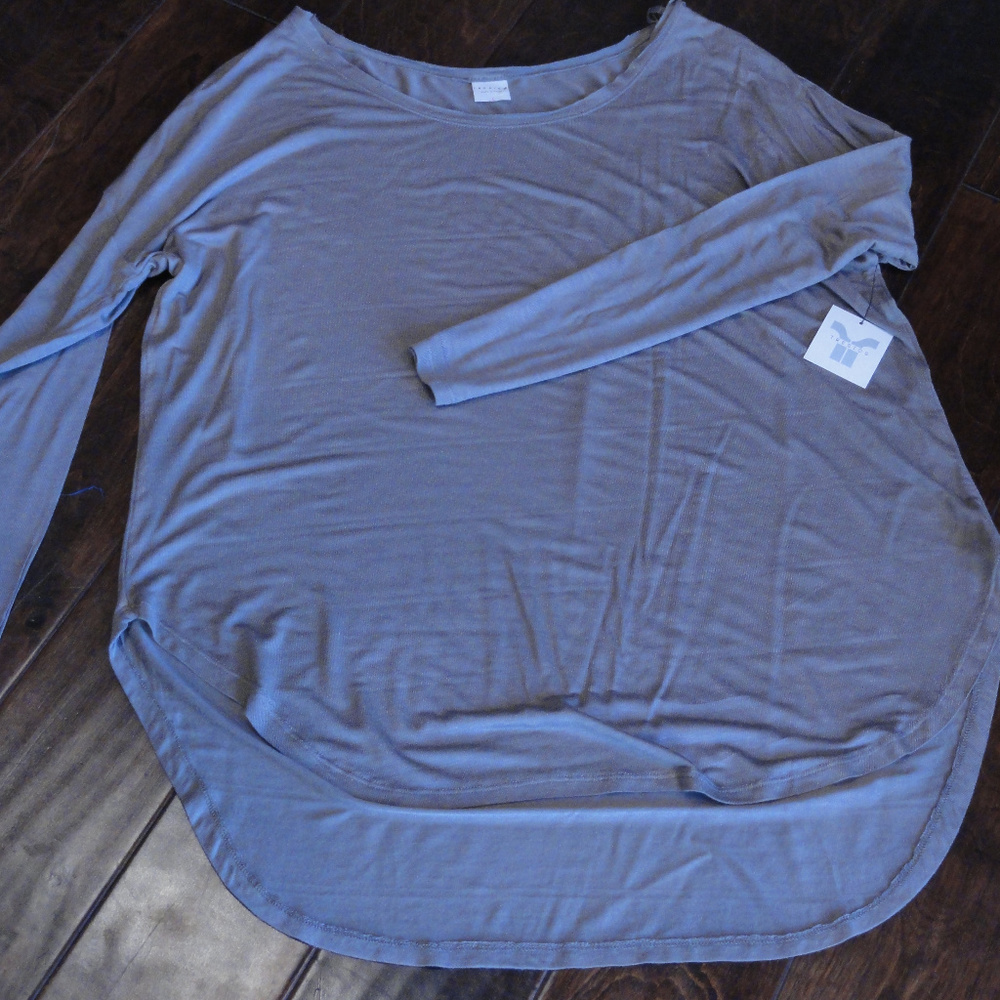 New! Tresics tan tee